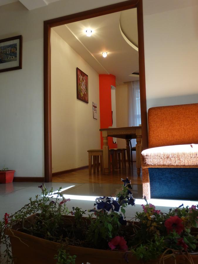 Destiny 1 Hostel Єреван Екстер'єр фото