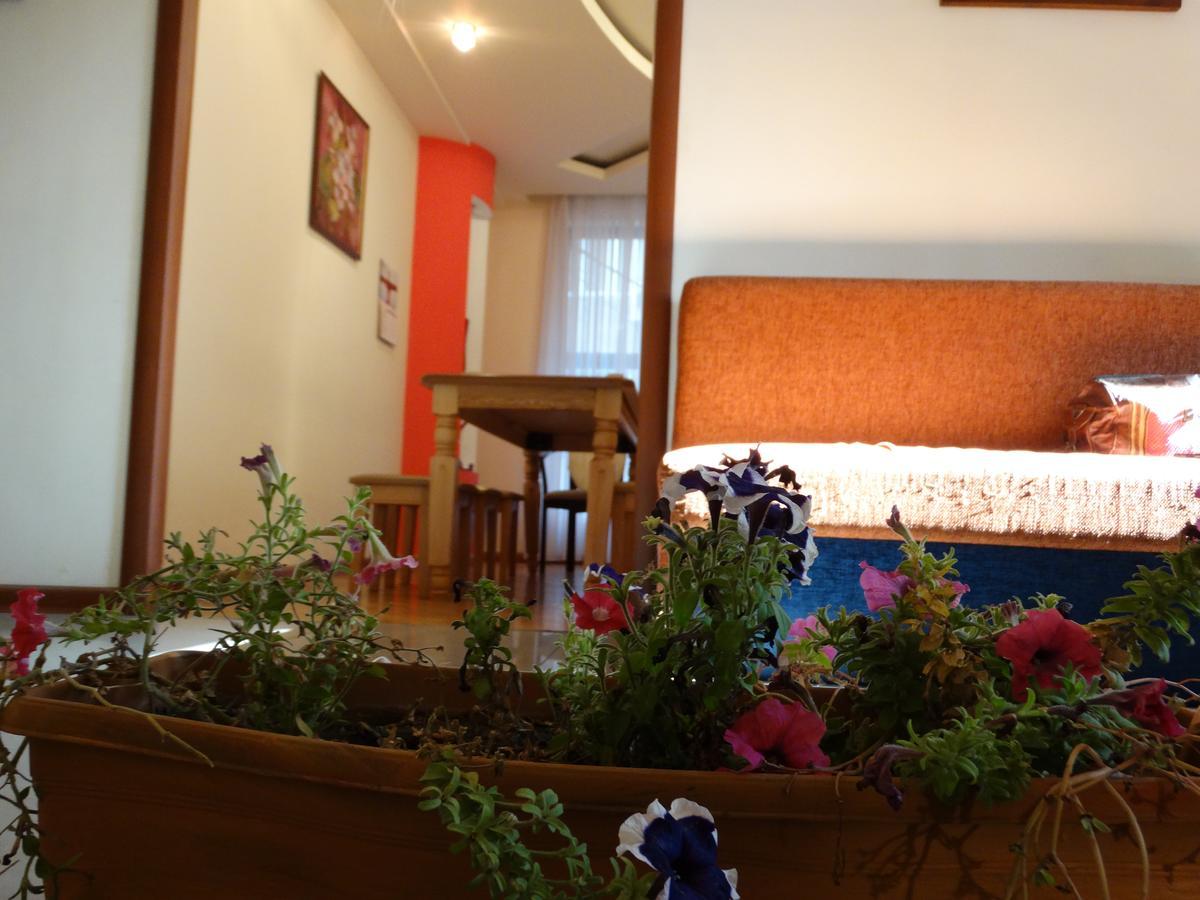 Destiny 1 Hostel Єреван Екстер'єр фото